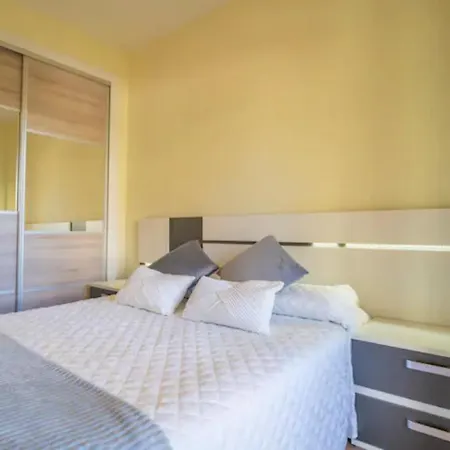 Muy Luminoso, Zona Tranquila, Piscina Y Garaje Apartament *