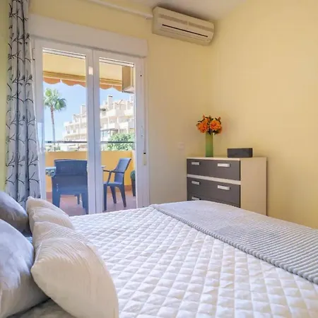 Apartament Muy Luminoso, Zona Tranquila, Piscina Y Garaje Mijas