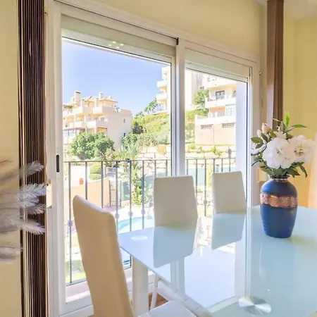 Muy Luminoso, Zona Tranquila, Piscina Y Garaje Apartament Mijas